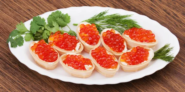 Бутерброды или тарталетки с красной икрой - ranking option ranked #4