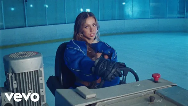 Greedy - Tate McRae - ranking option ranked #5