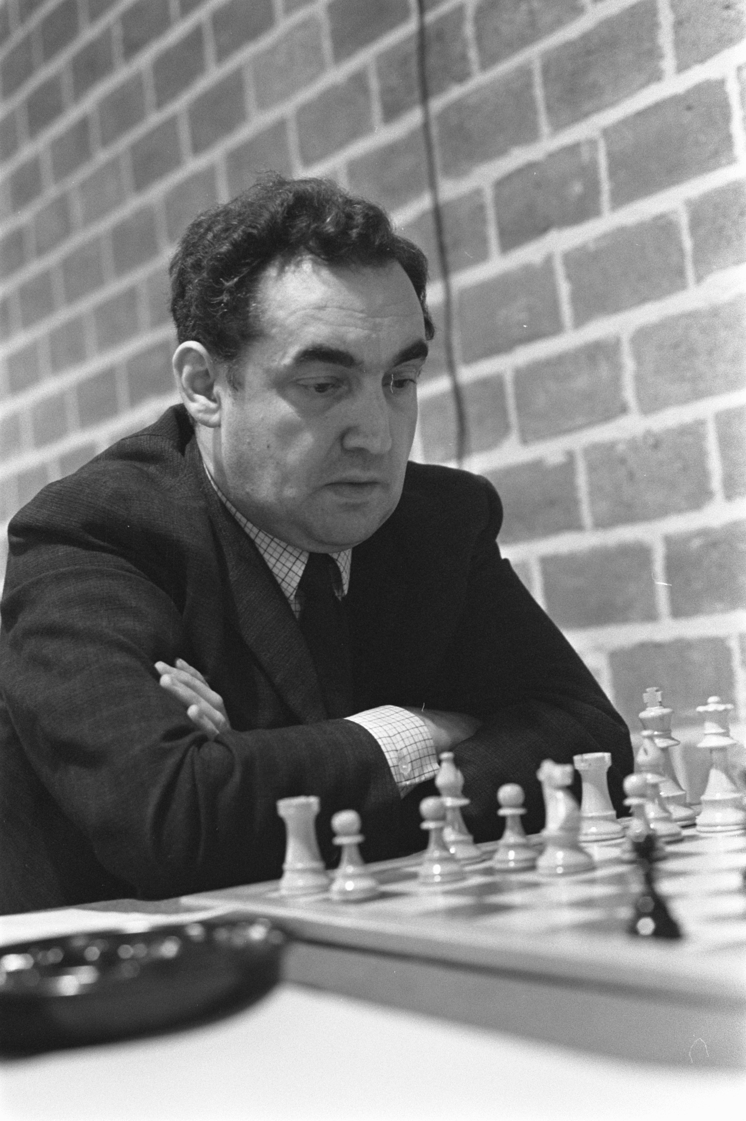 Fischer beats Taimanov 6-0, 1971 — ranked #9