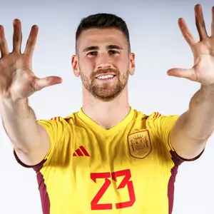 Unai Simon — ranked #14