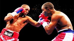 Bernard Hopkins beats Felix Trinidad — ranked #12