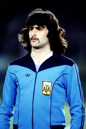 Mario Kempes — ranked #8