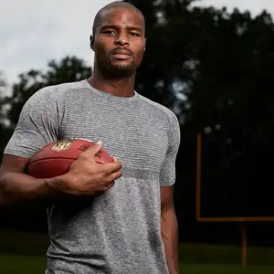 Osi Umenyiora — ranked #4