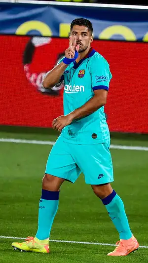 Luis Suárez — ranked #25