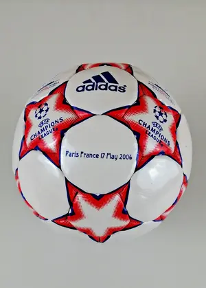 Finale Paris (2000-01)