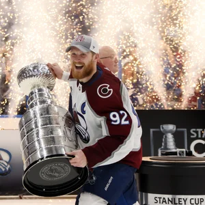 2022: Avalanche vs. Lightning — ranked #2