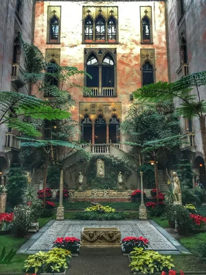 Isabella Stewart Gardner heist — ranked #2
