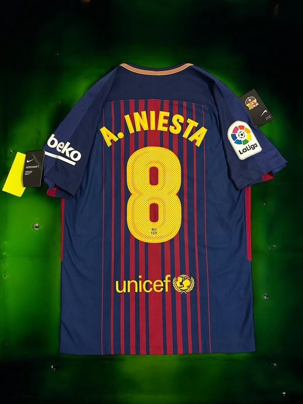 Andres Iniesta #8 - ranking option ranked #22