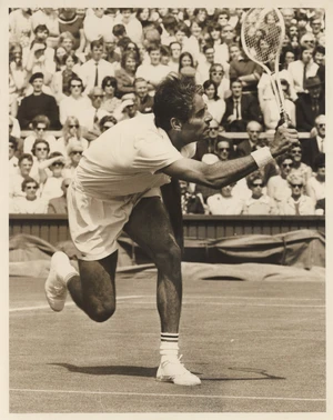 Gonzales vs Pasarell, 1969 — ranked #9