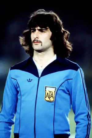 Mario Kempes — ranked #7
