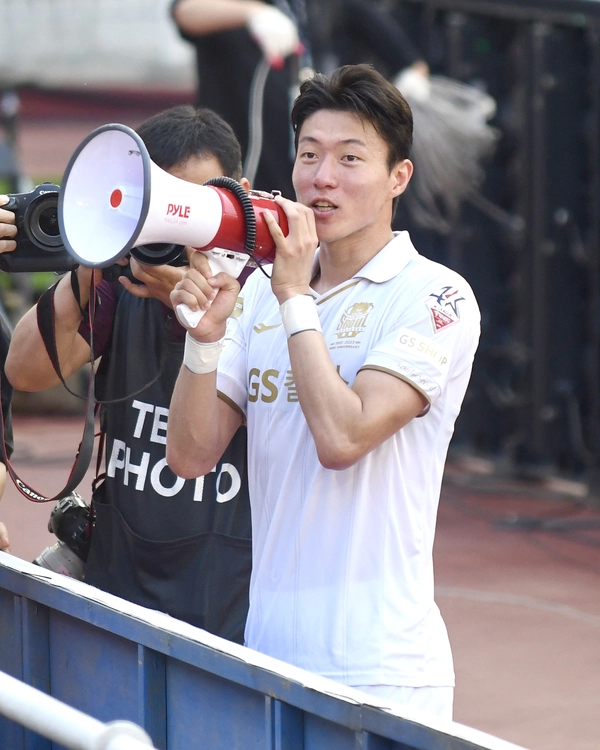 Hwang Ui-jo - ranking option ranked #8