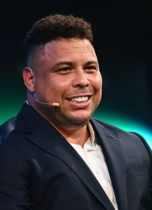 Ronaldo Nazário (R9) — ranked #6